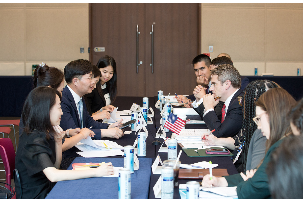Vice Minister Koo Meets Deputy Secretary of DOE 이미지
